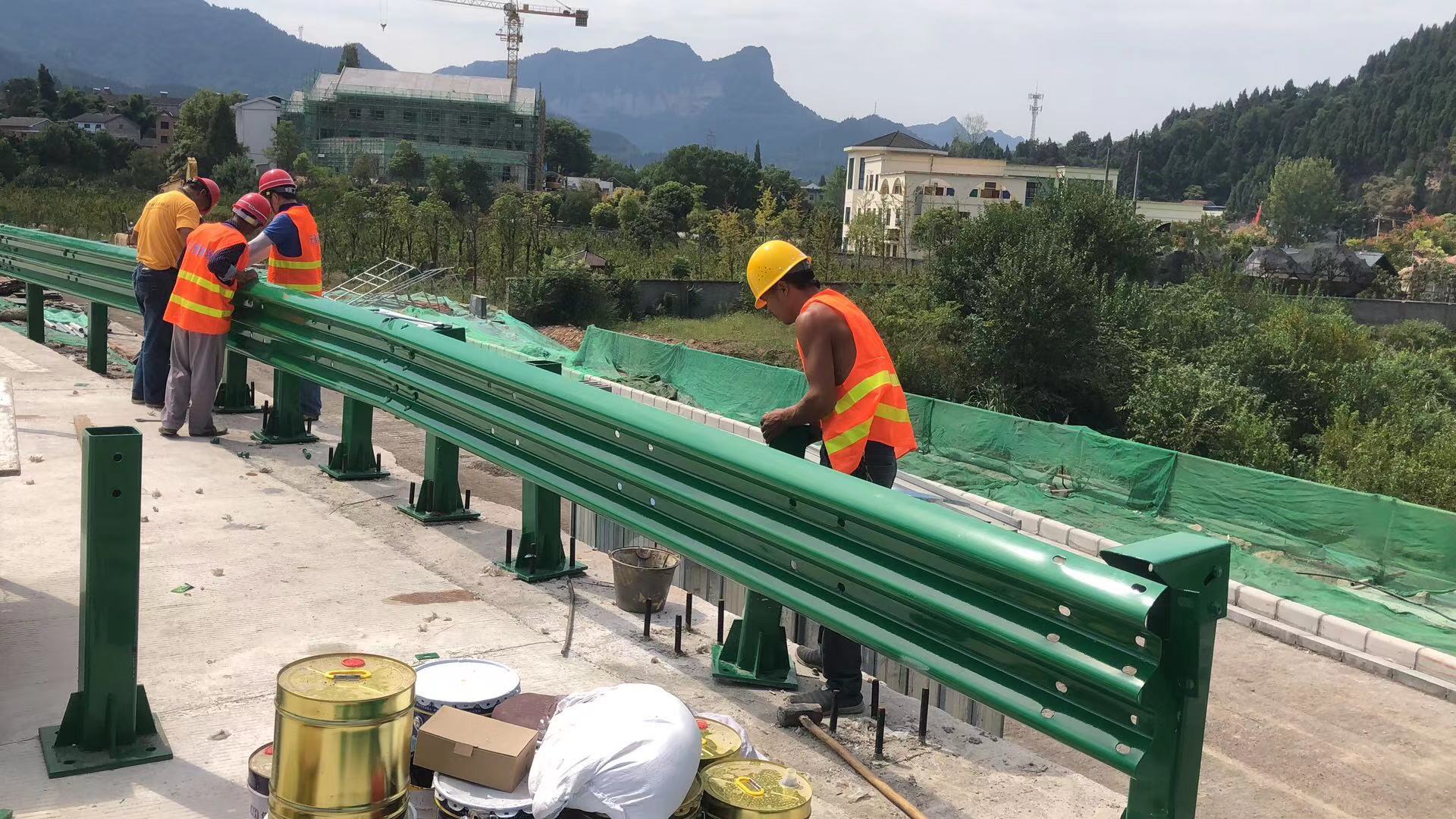 海宁市三波波形护栏热镀锌波形护栏 - 推荐